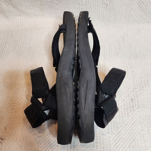 Teva men's size 13 black velcro strap sandals. - Picture 8 of 16